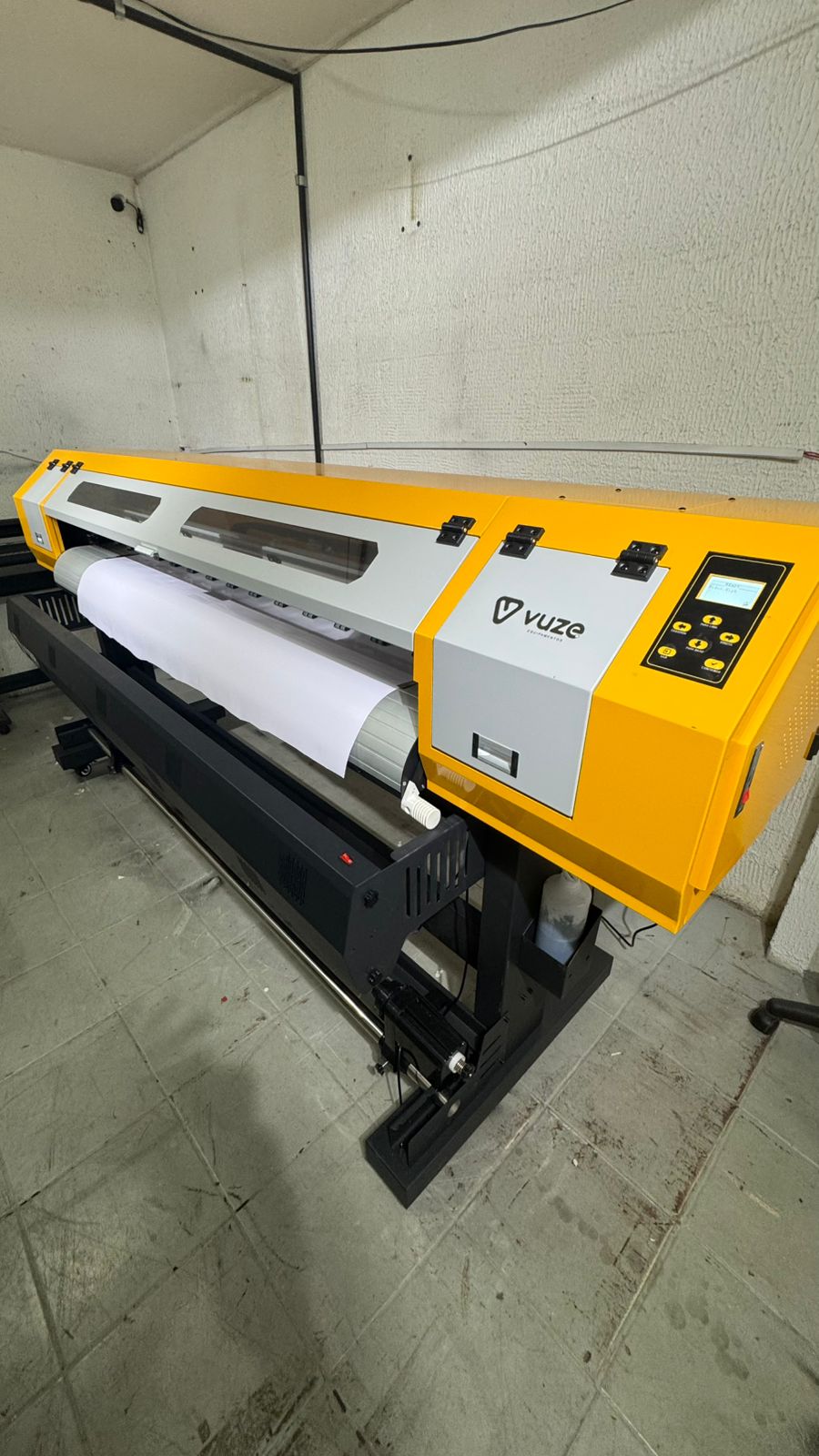 Plotter de impressão de grande formato utilizado pela Nova Vida